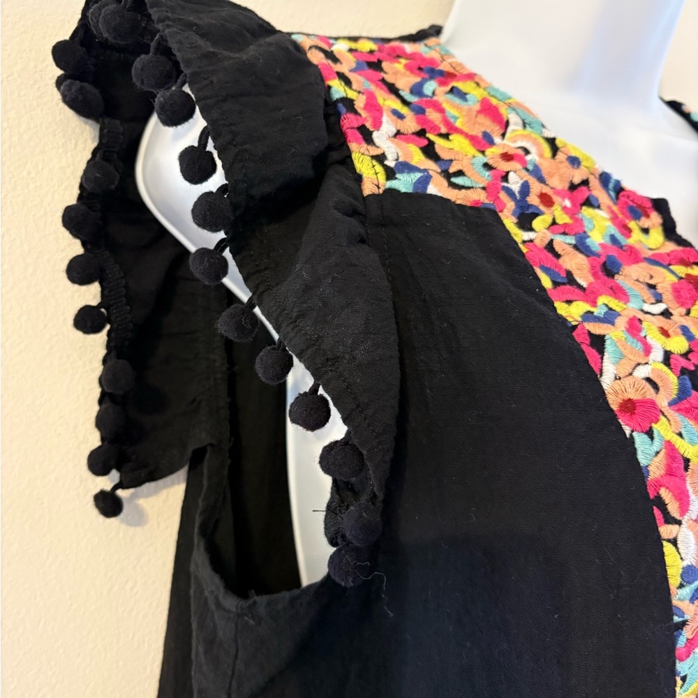 Elegant Black Dress with Colorful Embroidery - Picture 4 of 9